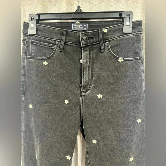 Daisy Abercrombie Jeans - Picture 3 of 4